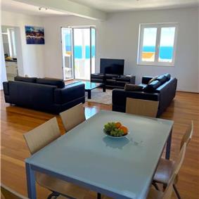 9 Bedroom Villa with Pool and Sea Views in Cavtat, sleeps 18